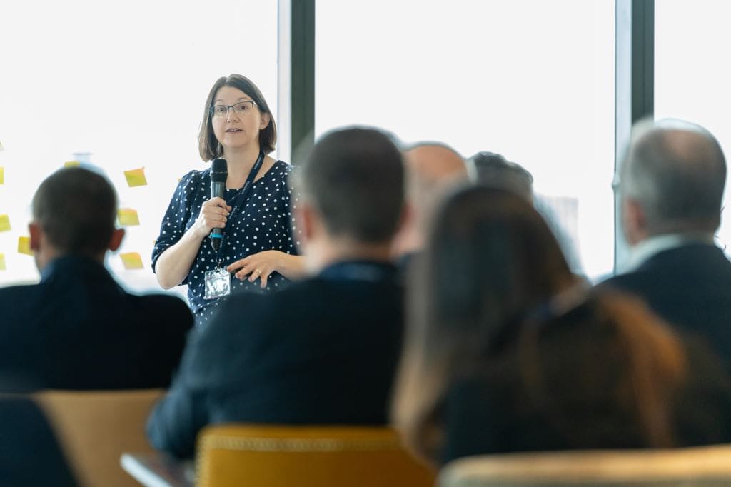 Elizabeth speaking at Planisware